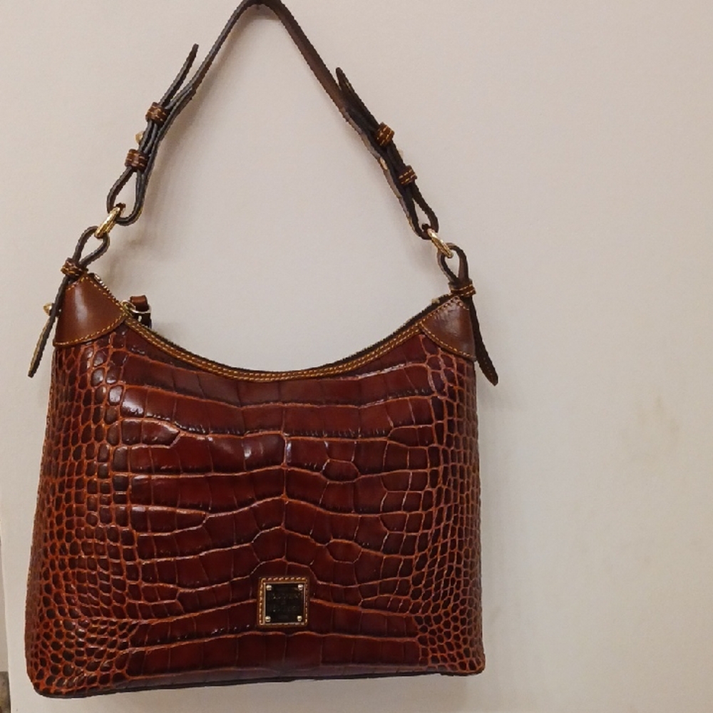 Chic Brown Crocodile Pattern Shoulder Bag - image 1